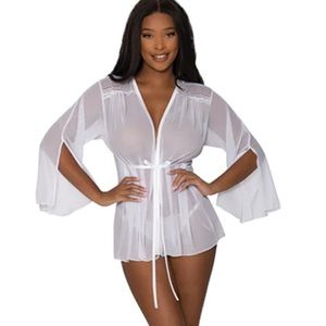NWT modern romance robe lingerie